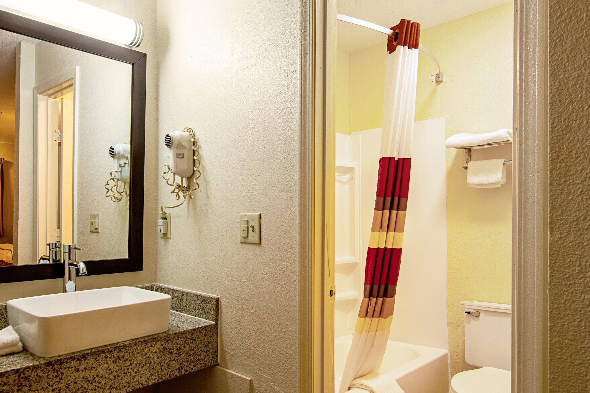 Red Roof Inn Scottsburg Zewnętrze zdjęcie